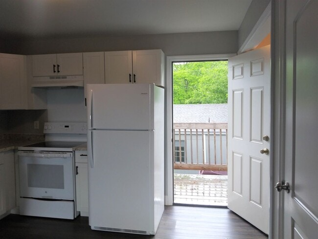 Photo - MORGAN AVE APARTMENTS Unit Apt 4