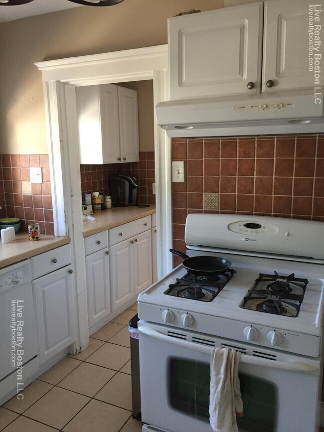 Photo - 97 Oakland St Unit 2