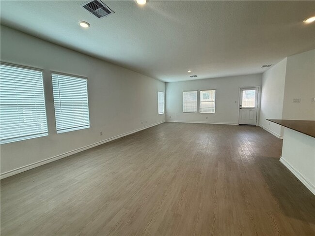 Photo - 7925 Wonder Woman Dr