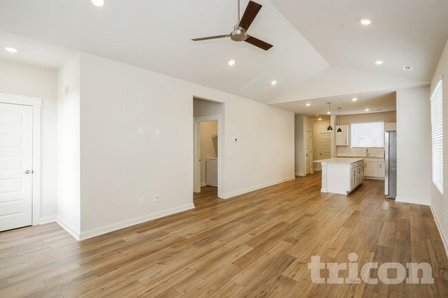 7005 Park Knoll Dr