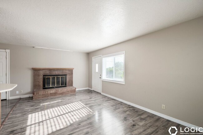 Photo - 260 Polk Ave