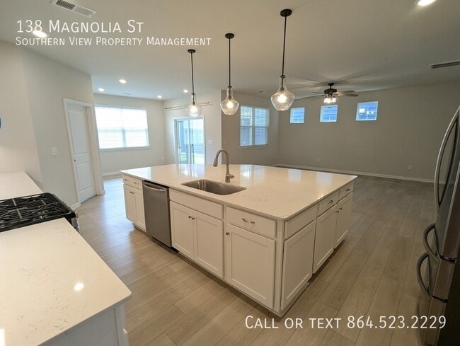 Photo - 138 Magnolia St