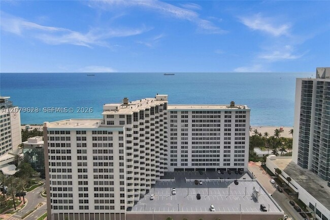 Building Photo - 2899 Collins Ave Unit 1734