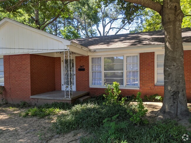 Building Photo - 2417 S Kennedy Ave Rental