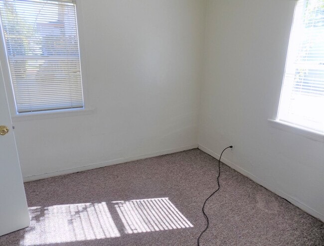 Photo - 735-745 Grand Ave Unit 735