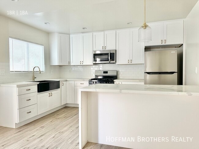 Photo - 626 Arbor Vitae St Unit B