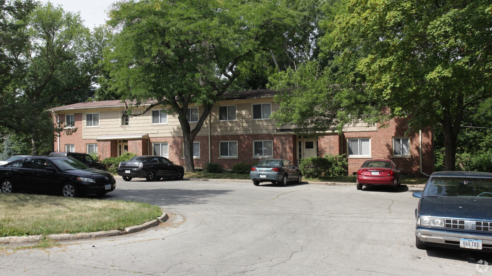 University Terrace Apartments - University Terrace Apartments