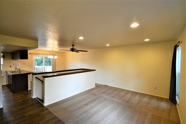 Photo - 1288 Suncrest Way