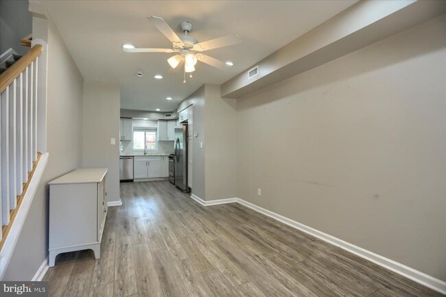 Building Photo - 1207 Anglesea St