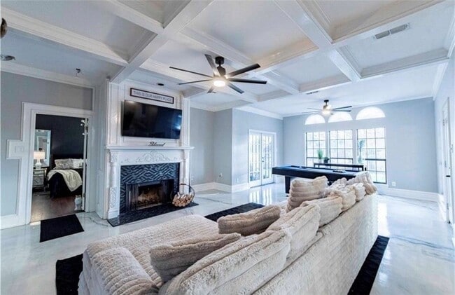 4517 River Park Dr