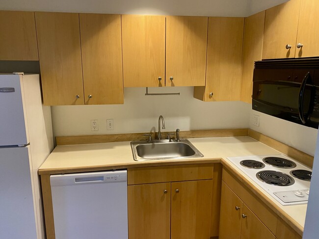 Photo - 80 Peterborough St