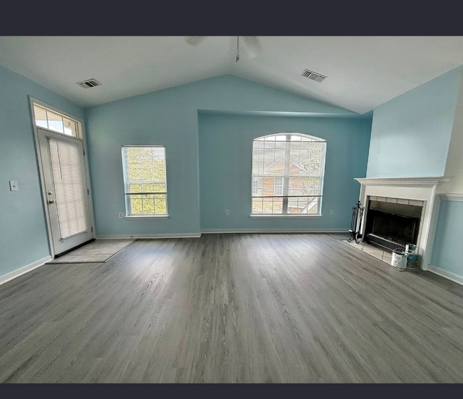 Photo - 925 Dorchester Pl Unit 305