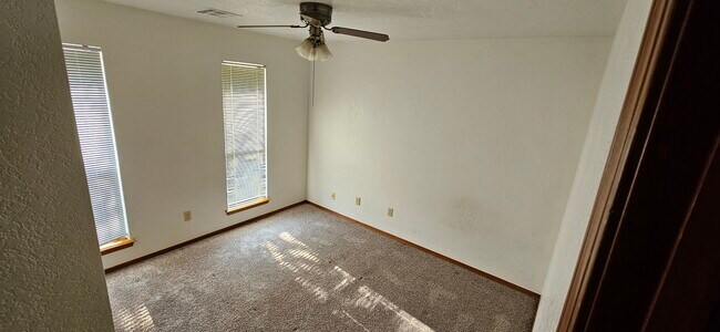 Photo - 1320 Greenfield Dr