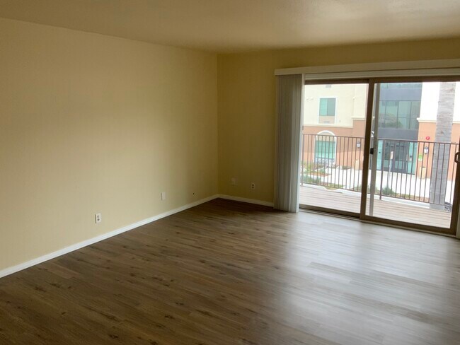 Photo - 560 Greenbrier Dr Unit 209