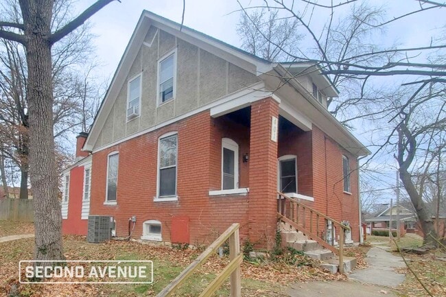 Building Photo - 401 N Douglas Ave