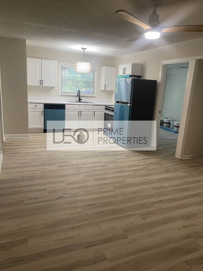 Photo - 3128 Waters Rd SW