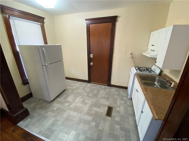 Photo - 271 Sherman Ave Unidad 1