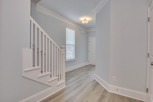 Photo - 926 Holbrook Dr