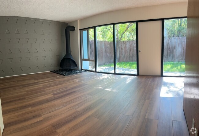 One Bedroom Living Room - 317 Monterey Rd Rental