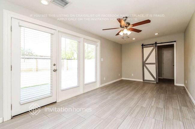 Photo - 1027 E Frost Dr
