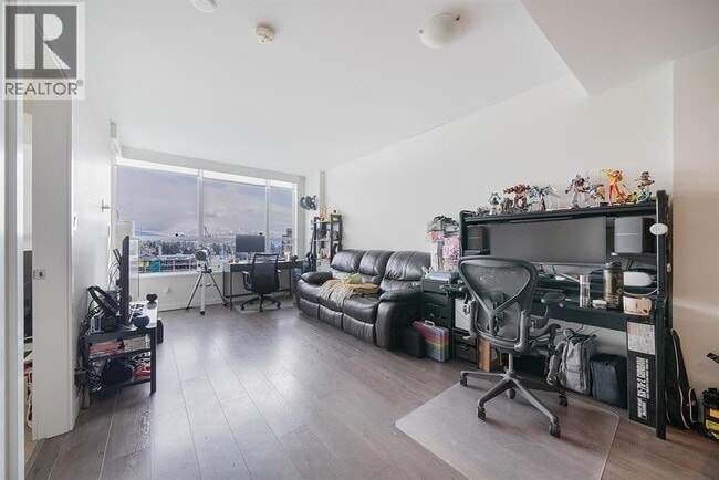 125 E 14th St