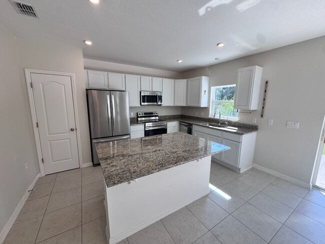 Photo - Beautiful 5 bedroom 3 bath home for rent