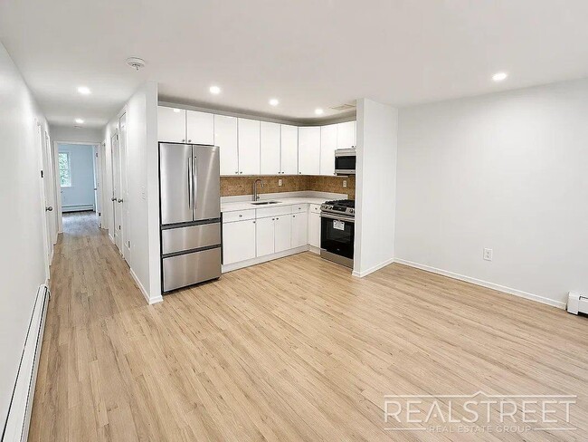 Building Photo - 294 Tompkins Ave