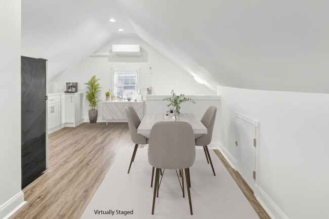 Photo - 76 Crowther Ave Unit Stunning Renovated Studio