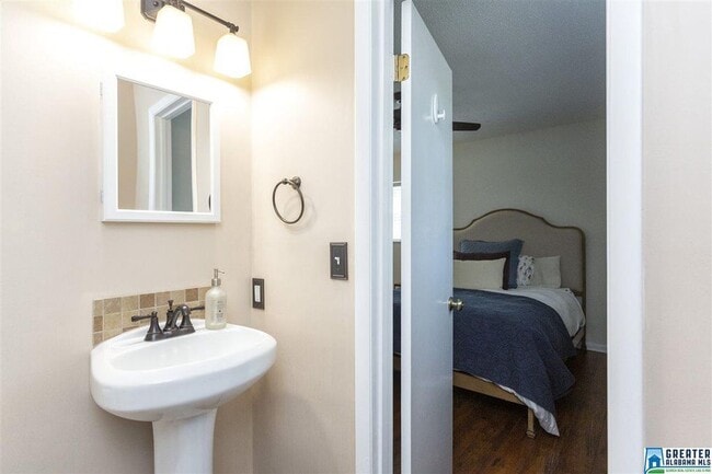 Photo - 707 Truss Ferry Rd