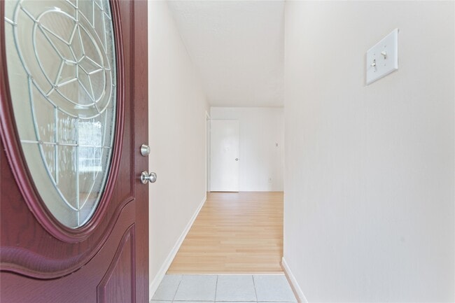 Photo - 5039 Parkland St
