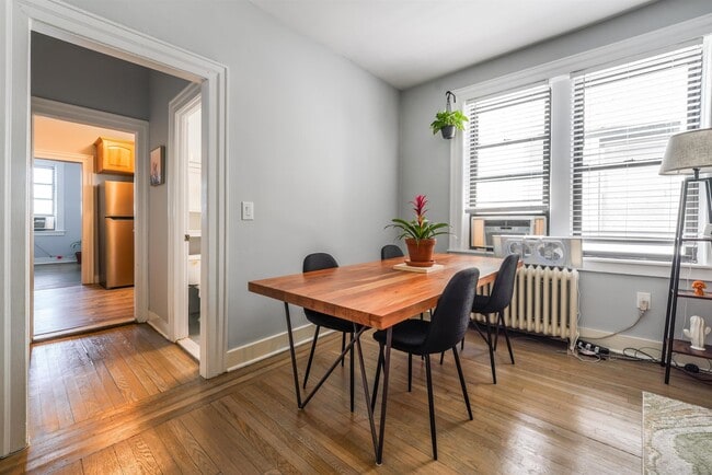 Photo - 331 79th St Unidad 53