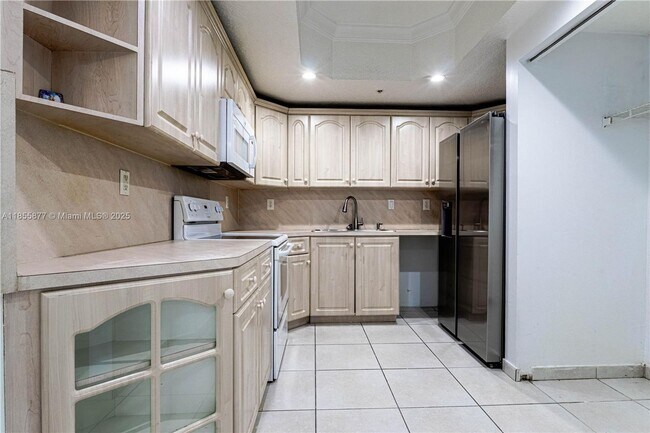 Building Photo - 17405 NW 75th Pl Rental