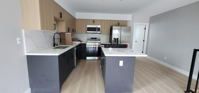 Photo - 5729 Klump Ave