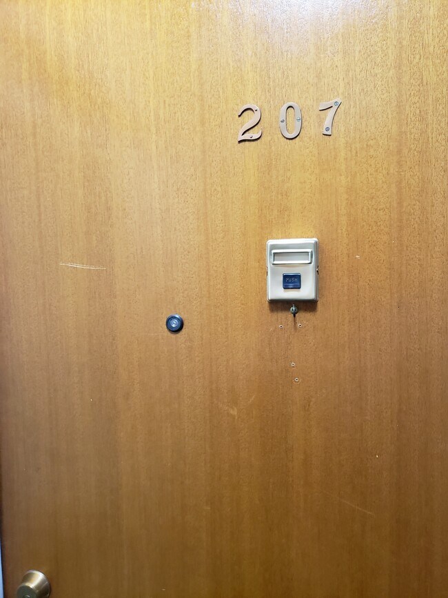 Photo - 908 Cook St Unit 207