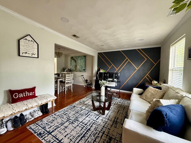 Photo - Beutifully updated 4 bed 2.5 bath home with large yard!