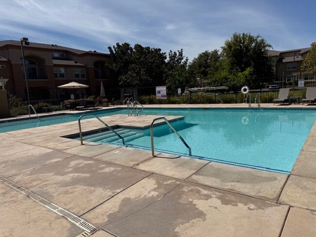 1900 Danbrook Dr Unidad 1615
