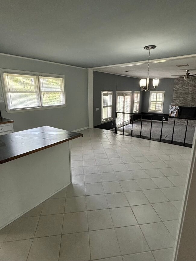 Photo - 300 Venus Dr