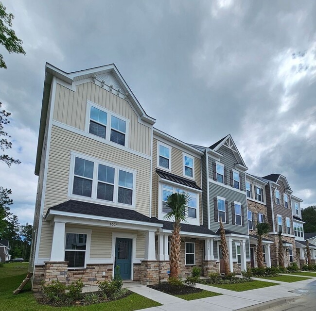 Photo - 3 bedroom 3.5 Bath - Long Term Rental in Myrtle Beach, SC