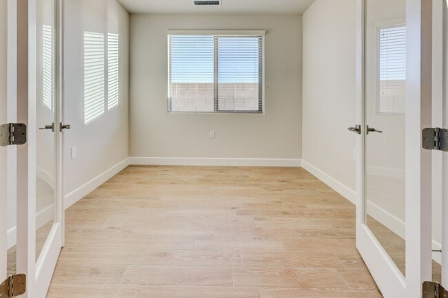 Photo - 8660 N Haring Dr