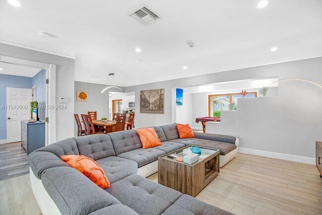 5320 NE 16th Terrace