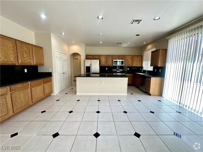 Building Photo - 7607 Pioneer Ranch Ave Rental