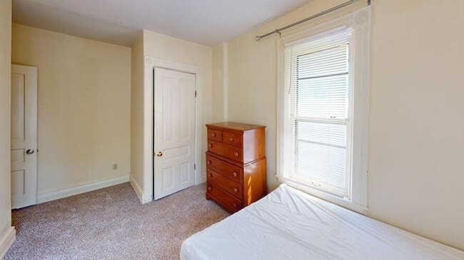 Photo - 319 Catherine St