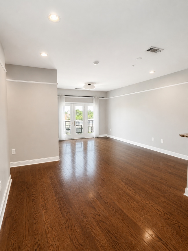 Photo - 1015 Fatherland St Unit 311