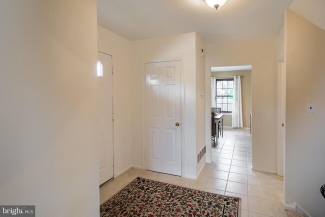 Building Photo - 255 Lowrys Ln