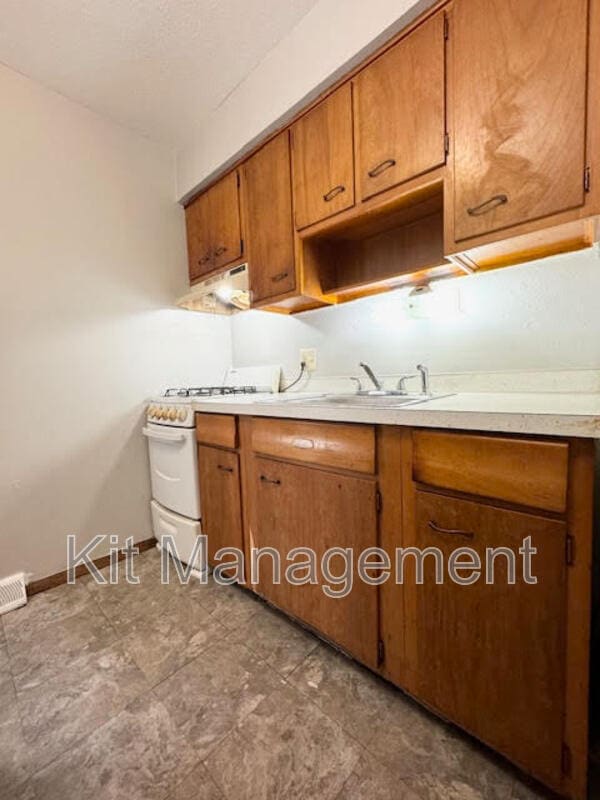 Photo - 5517 Douglas Rd Unit 5