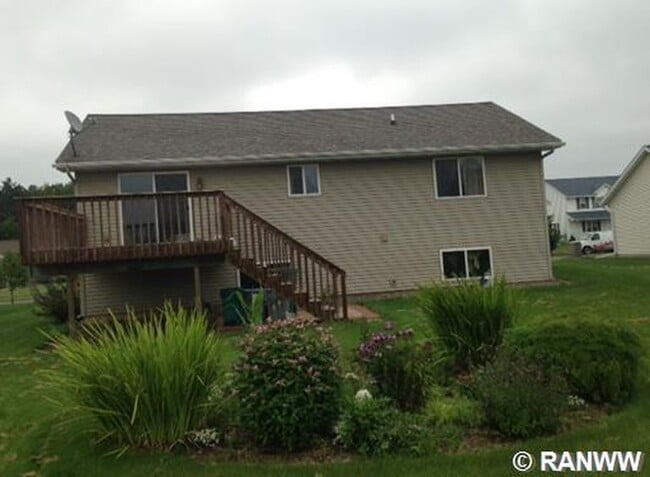 Photo - 4BR/2ba Tri-Level Home in Private West Side Neighborhood Near Sherman School