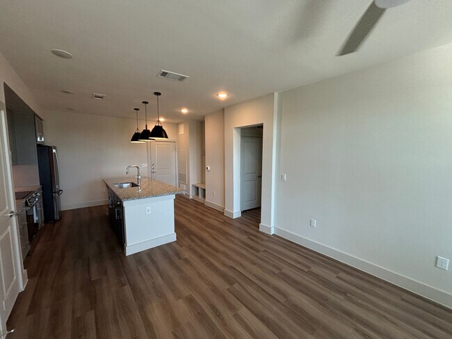 Photo - 216 Flint Rdg Rd Unidad b2