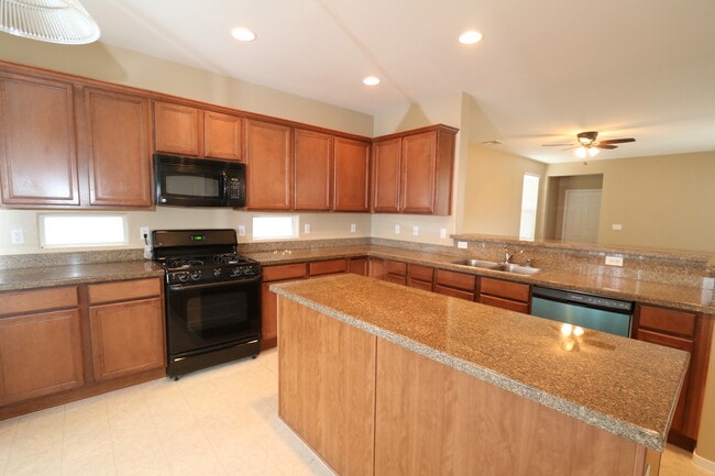 Photo - Beautiful Spacious 4 Bedroom Home!