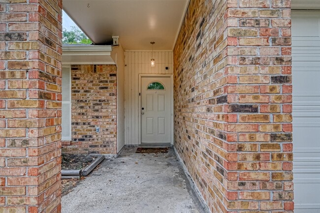 Photo - 3903 Hermitage Hollow Ln