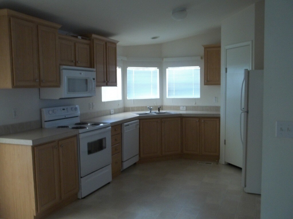 Photo - 9427 E University Dr